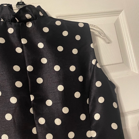 Danny & Nicole Petite Sleeveless Button Down Top - Picture 10 of 13